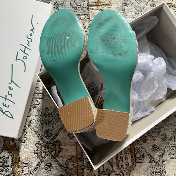 Betsey Johnson Kami Pearl Block Heels 👡 - Picture 2 of 9